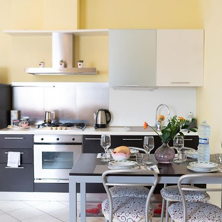 Terrazza Baciata Dal Sole Lägenhet Lazise Exteriör bild