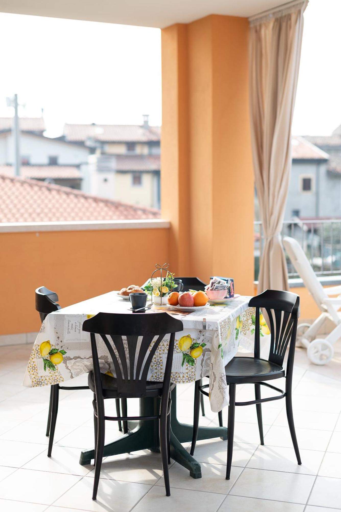 Terrazza Baciata Dal Sole Lägenhet Lazise Exteriör bild