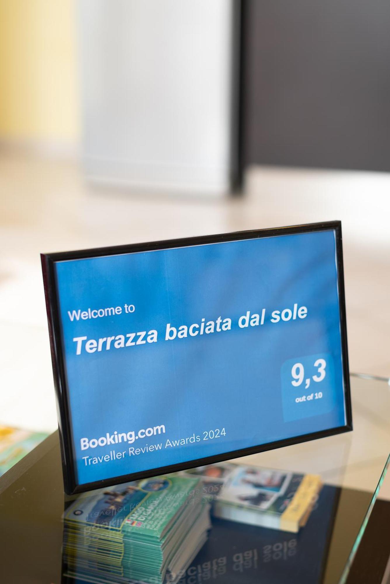 Terrazza Baciata Dal Sole Lägenhet Lazise Exteriör bild